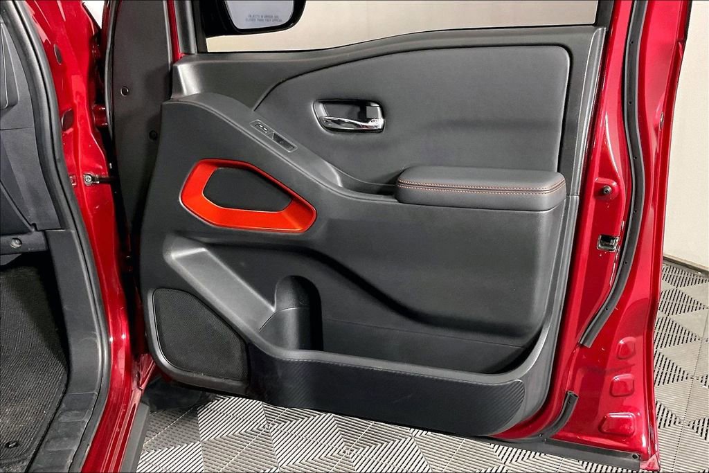 Used 2022 Nissan Frontier PRO-4X w/ Technology Package image 25