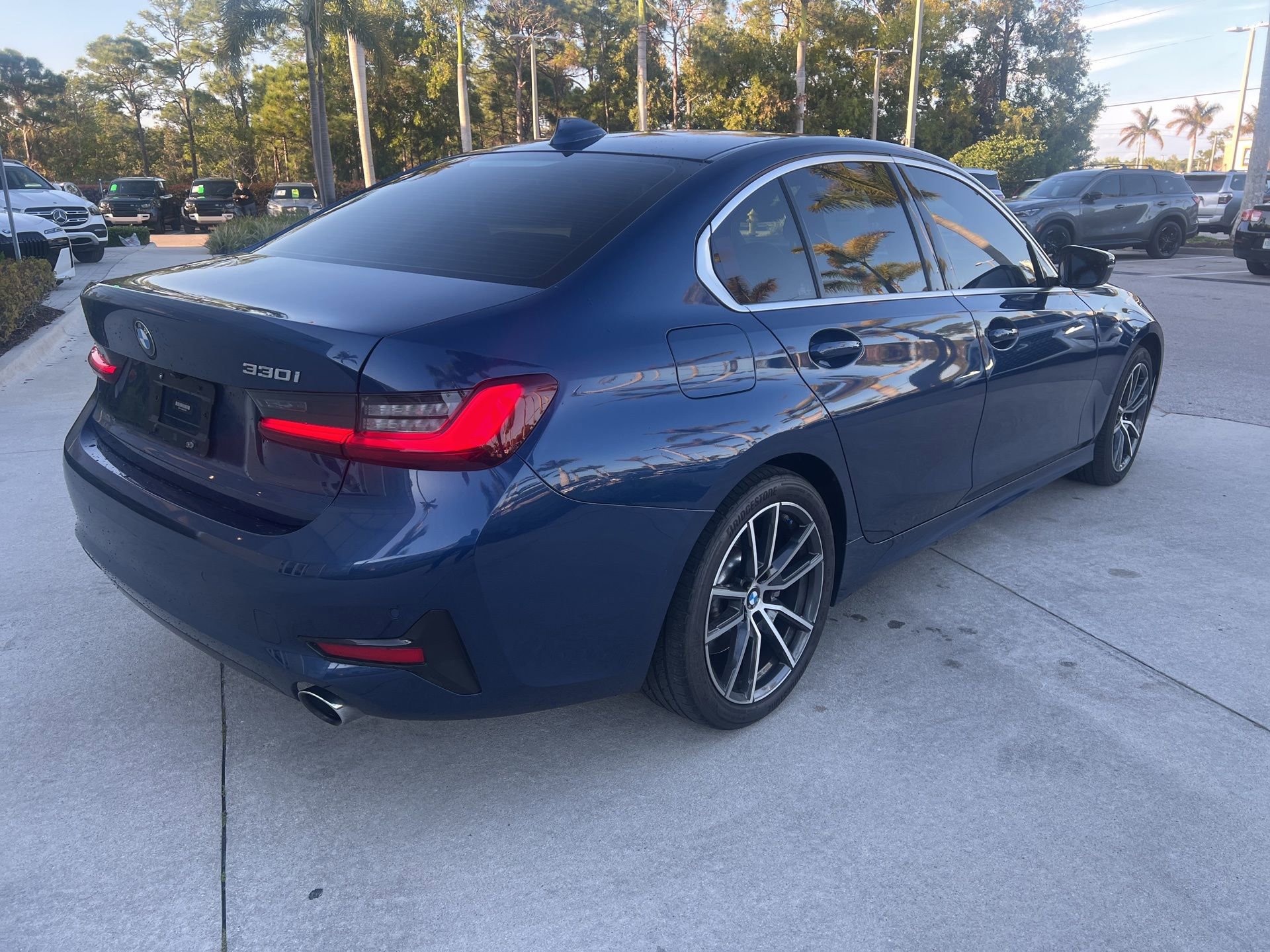 Used 2022 BMW 330i Sedan w/ Premium Package image 9