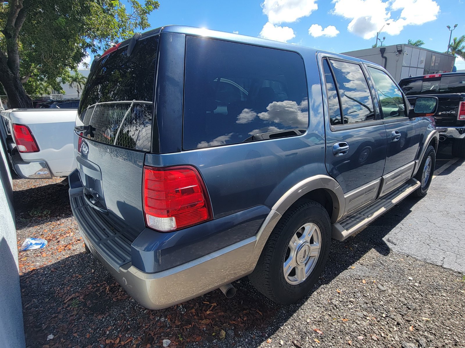 Used 2004 Ford Expedition Eddie Bauer RWD image 4