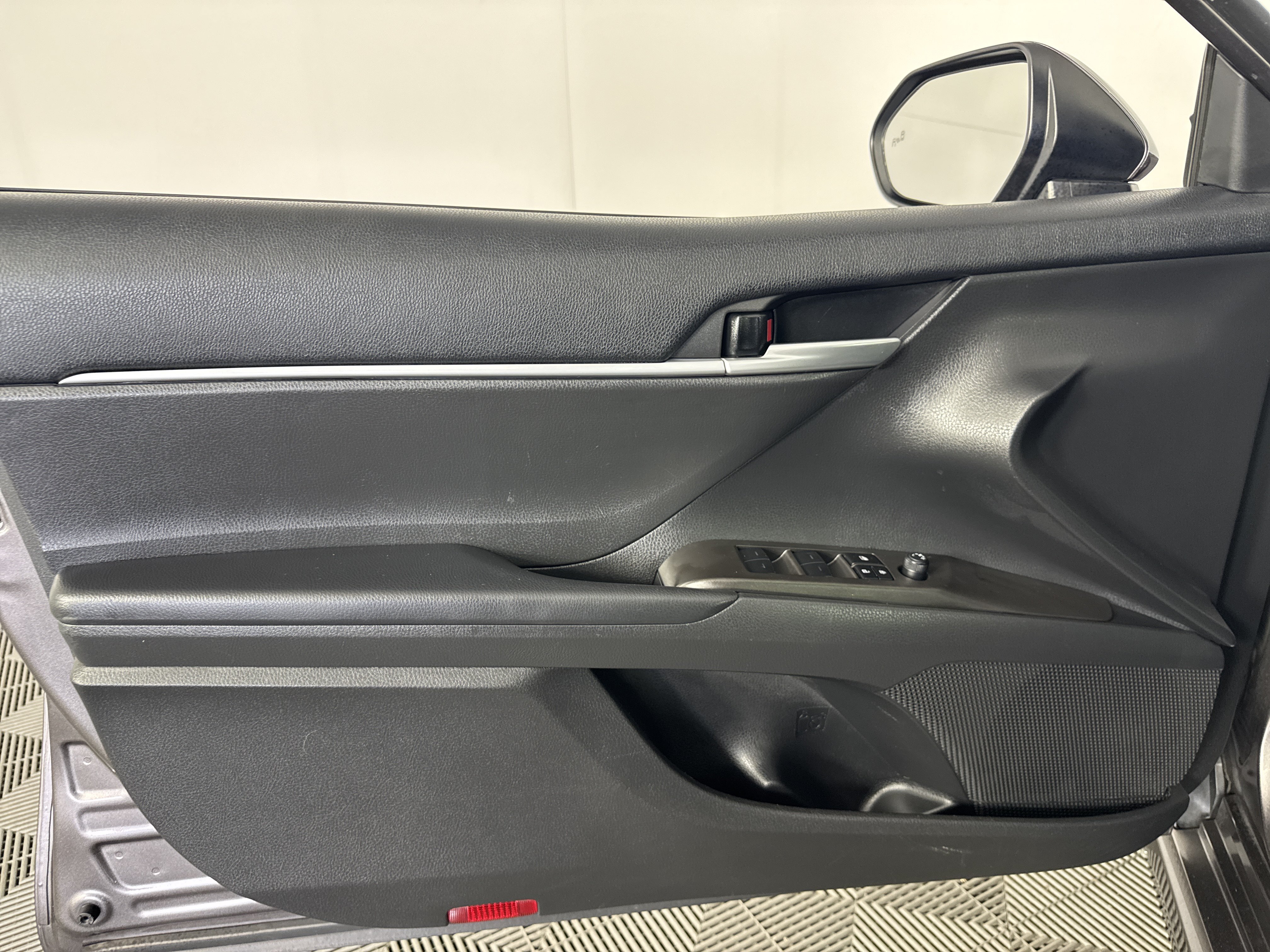 Used 2023 Toyota Camry SE w/ Audio Upgrade Package FWD image 22