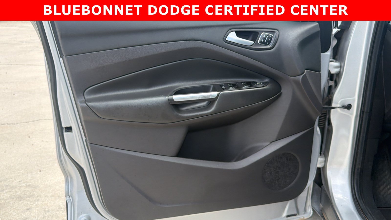 Used 2015 Ford Escape Titanium w/ Equipment Group 301A AWD/4WD image 9