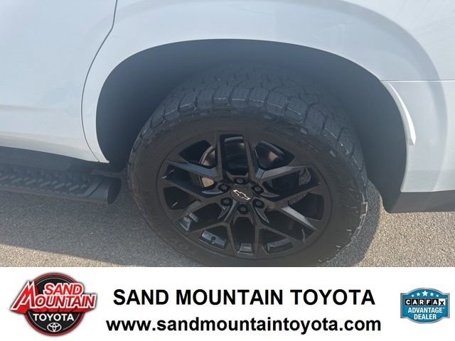 Used 2023 Chevrolet Tahoe Z71 w/ Luxury Package AWD/4WD image 12