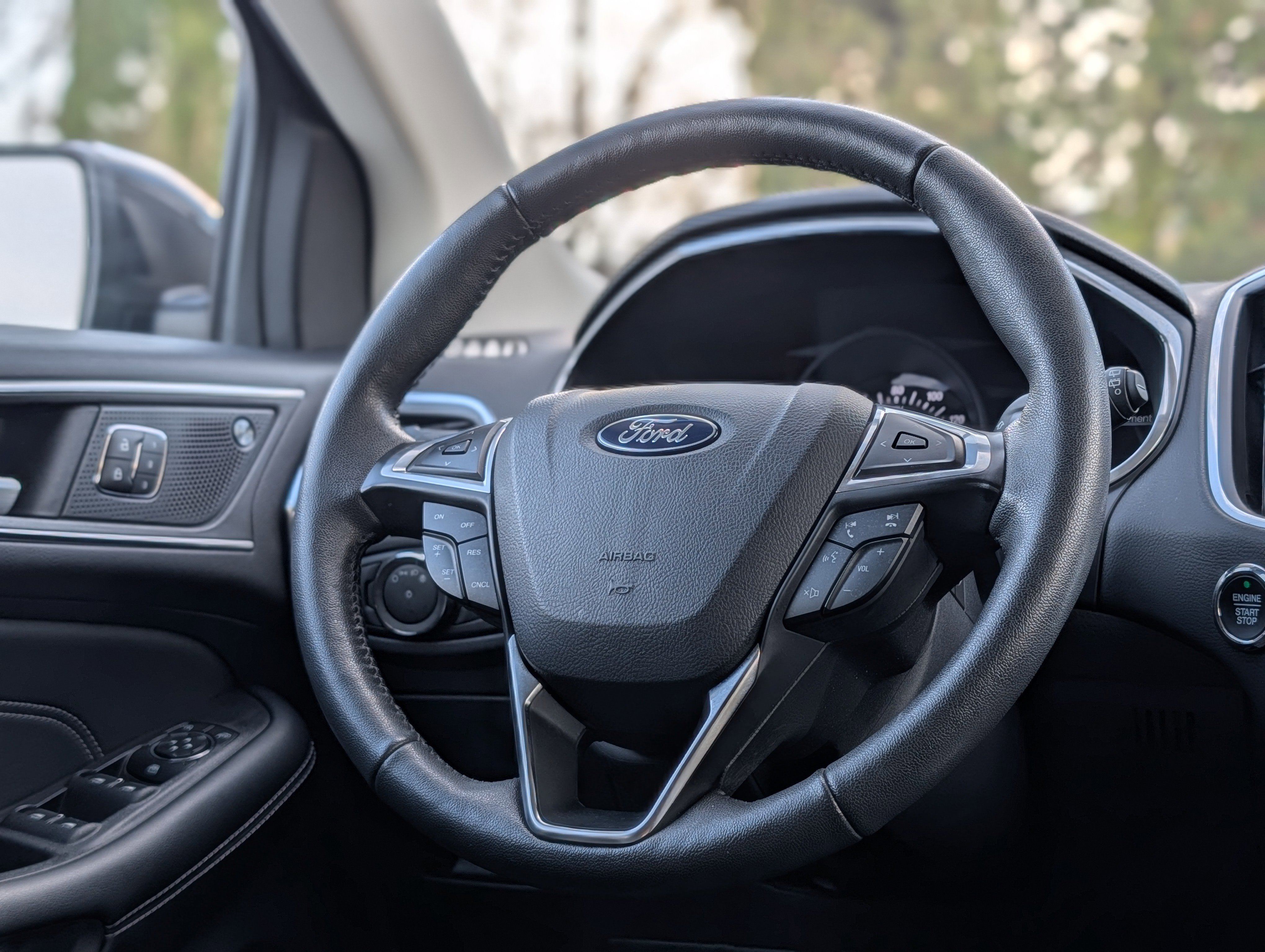 Used 2021 Ford Edge Titanium image 14