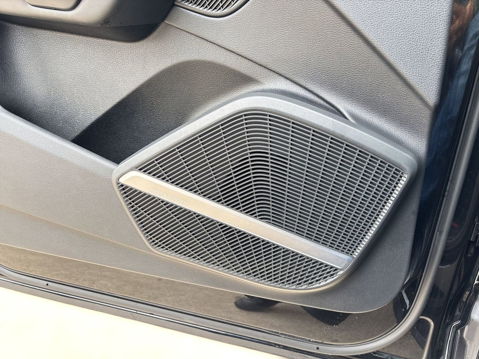 Used 2020 Audi SQ5 Premium Plus w/ Premium Plus Package image 21