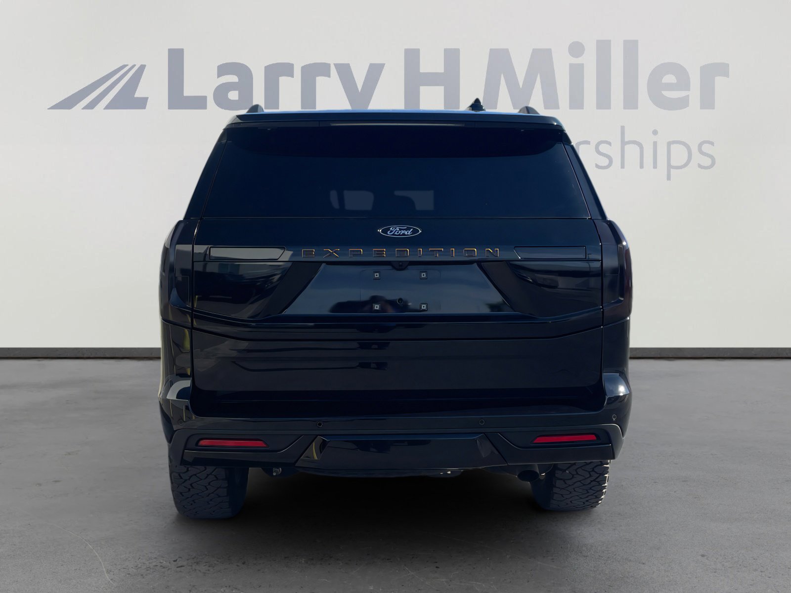 Used 2025 Ford Expedition Tremor AWD/4WD image 4