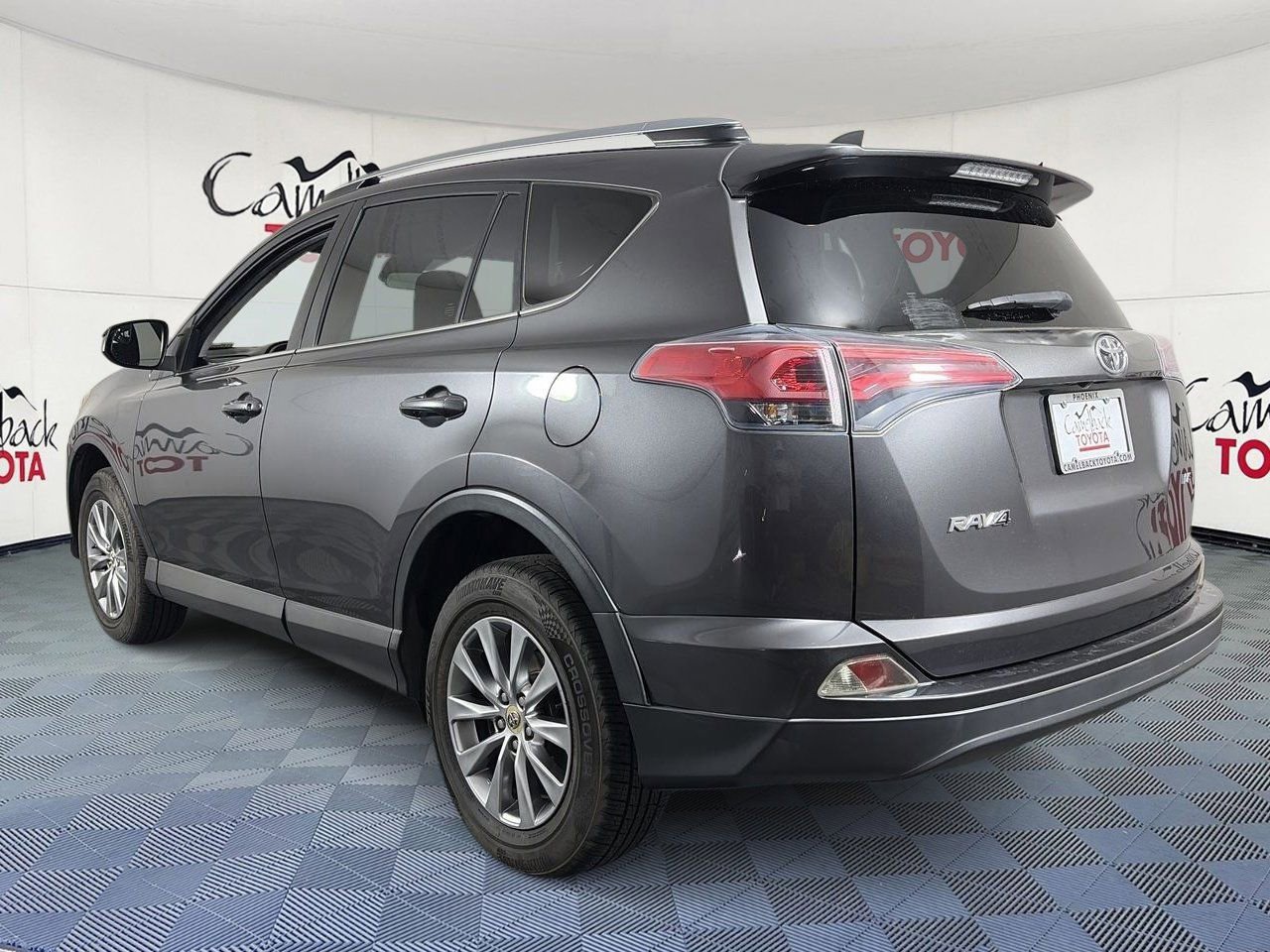 Used 2018 Toyota RAV4 LE w/ Carpet Mat Package FWD image 5