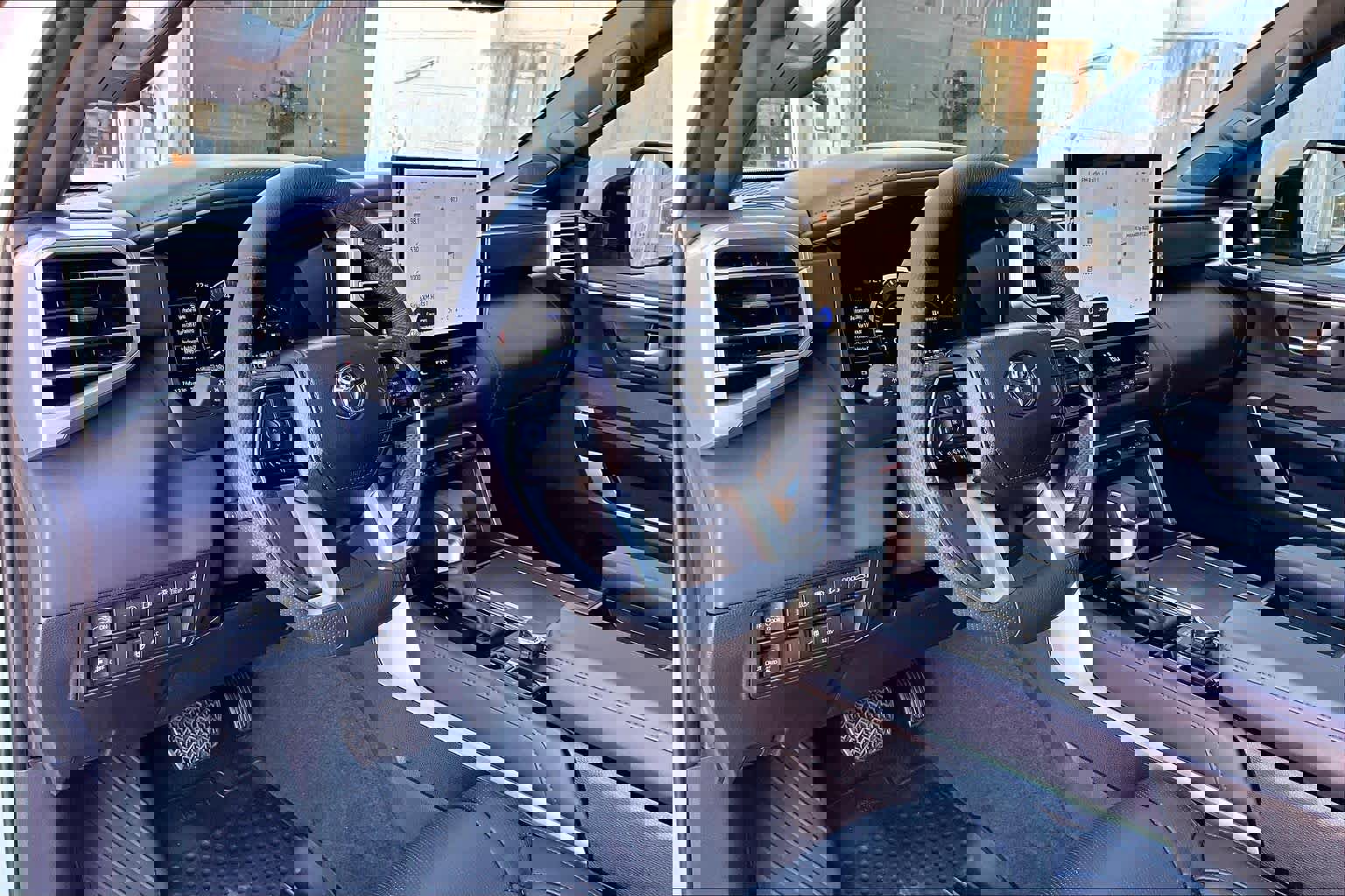 Used 2025 Toyota Tundra Platinum image 18