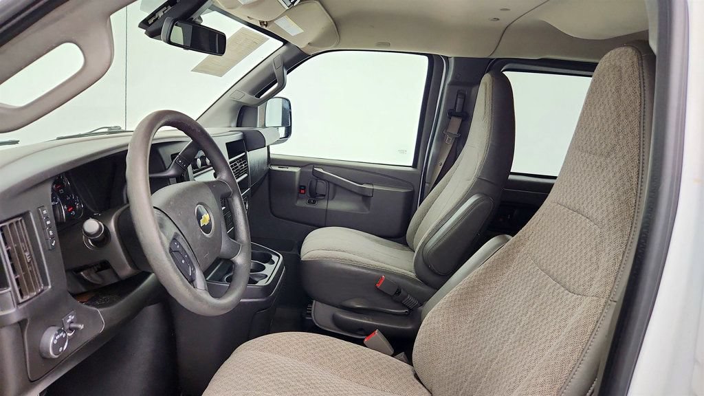 Used 2019 Chevrolet Express 3500 LT w/ LT Preferred Equipment Group RWD image 18