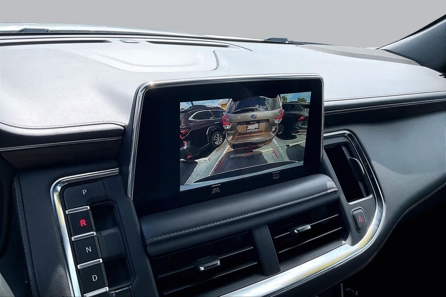 Certified 2024 Chevrolet Suburban LT RWD image 21