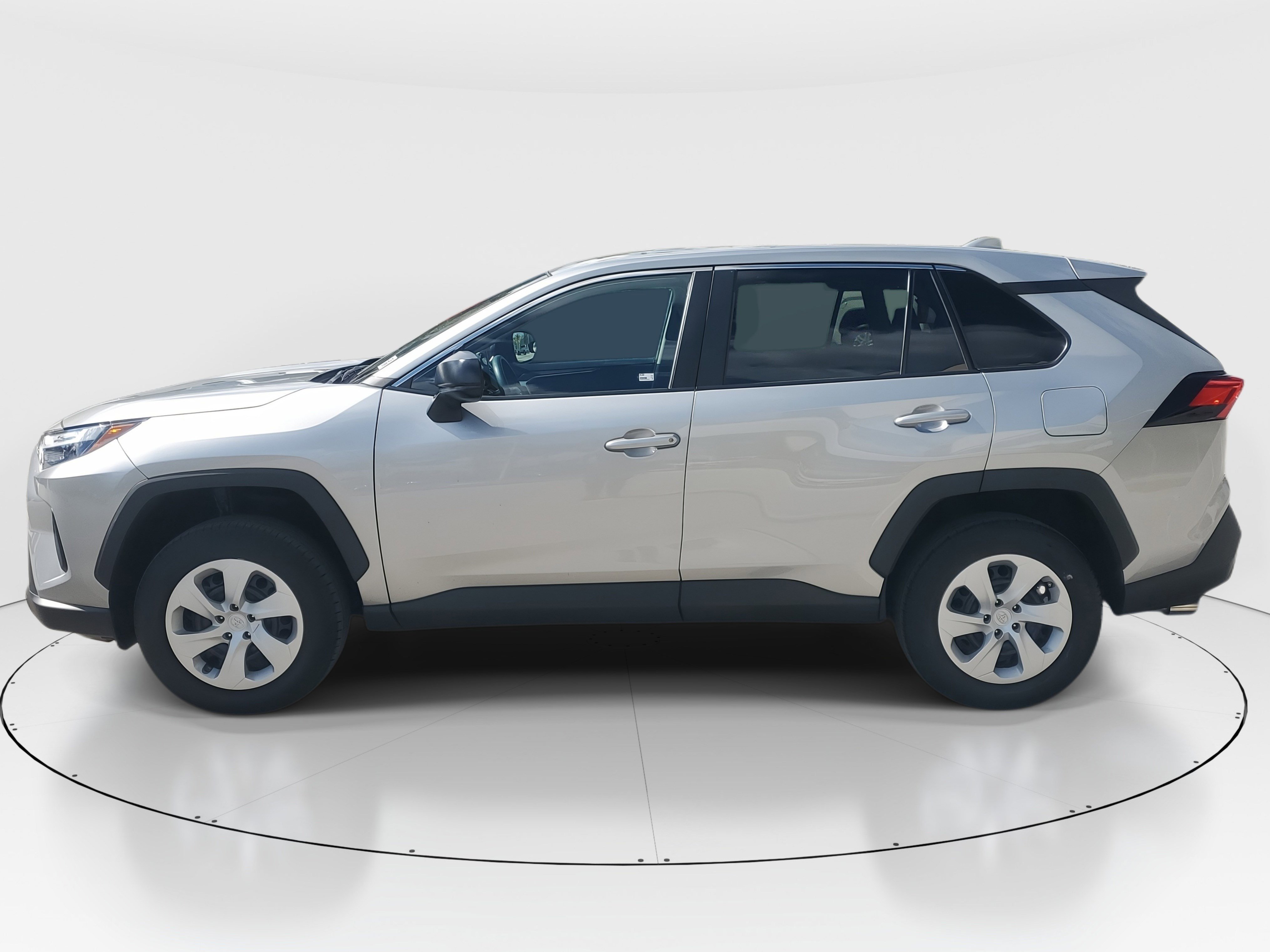 Used 2024 Toyota RAV4 LE image 6