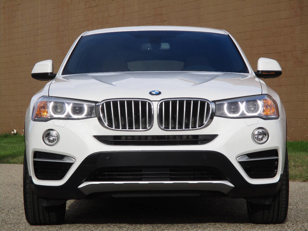 Used 2018 BMW X4 xDrive28i image 2