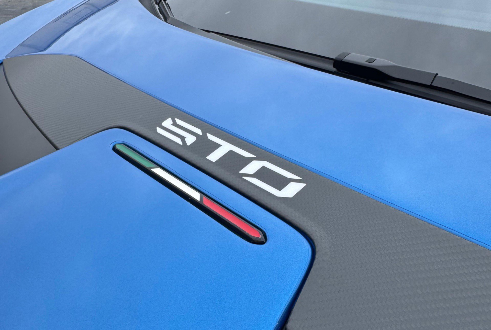 Used 2022 Lamborghini Huracan STO image 5