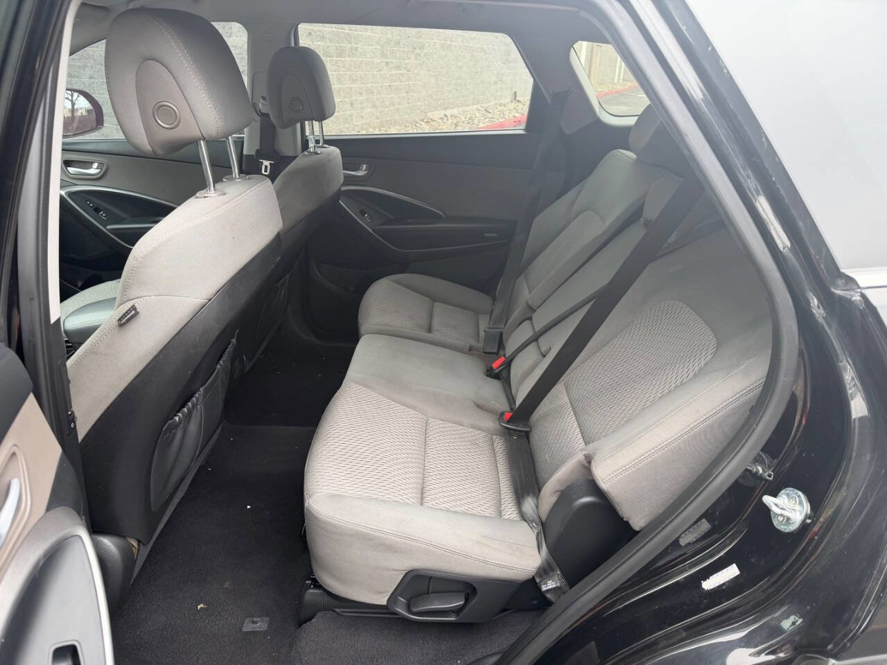 Used 2015 Hyundai Santa Fe GLS image 10