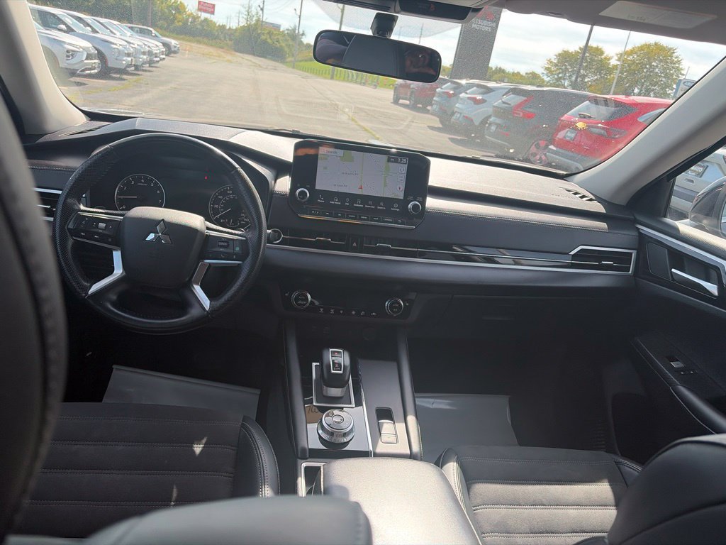 Used 2024 Mitsubishi Outlander SE FWD image 24