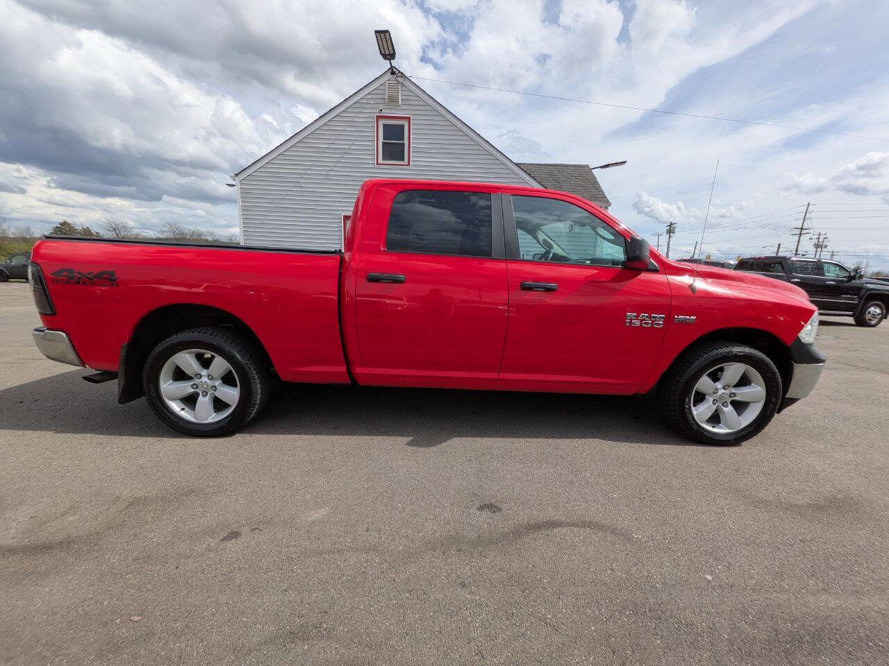 Used 2018 RAM 1500 Classic SLT image 6