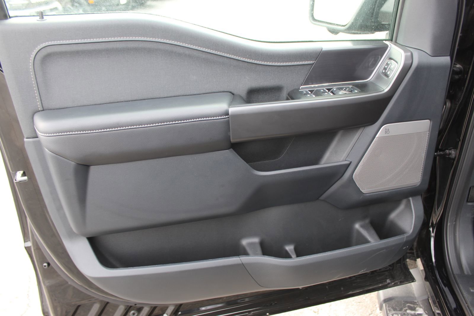 New 2025 Ford F150 Lariat w/ Equipment Group 501A Mid image 25