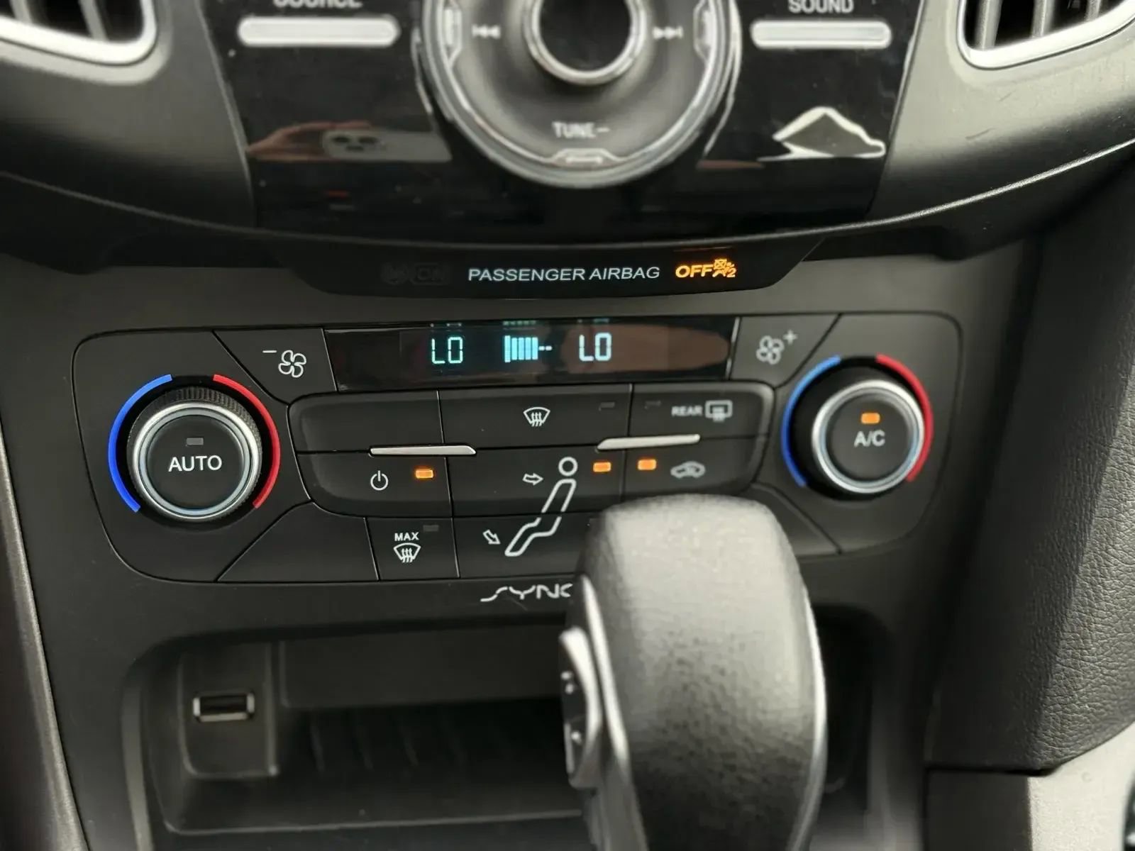 Used 2018 Ford Focus SEL image 19