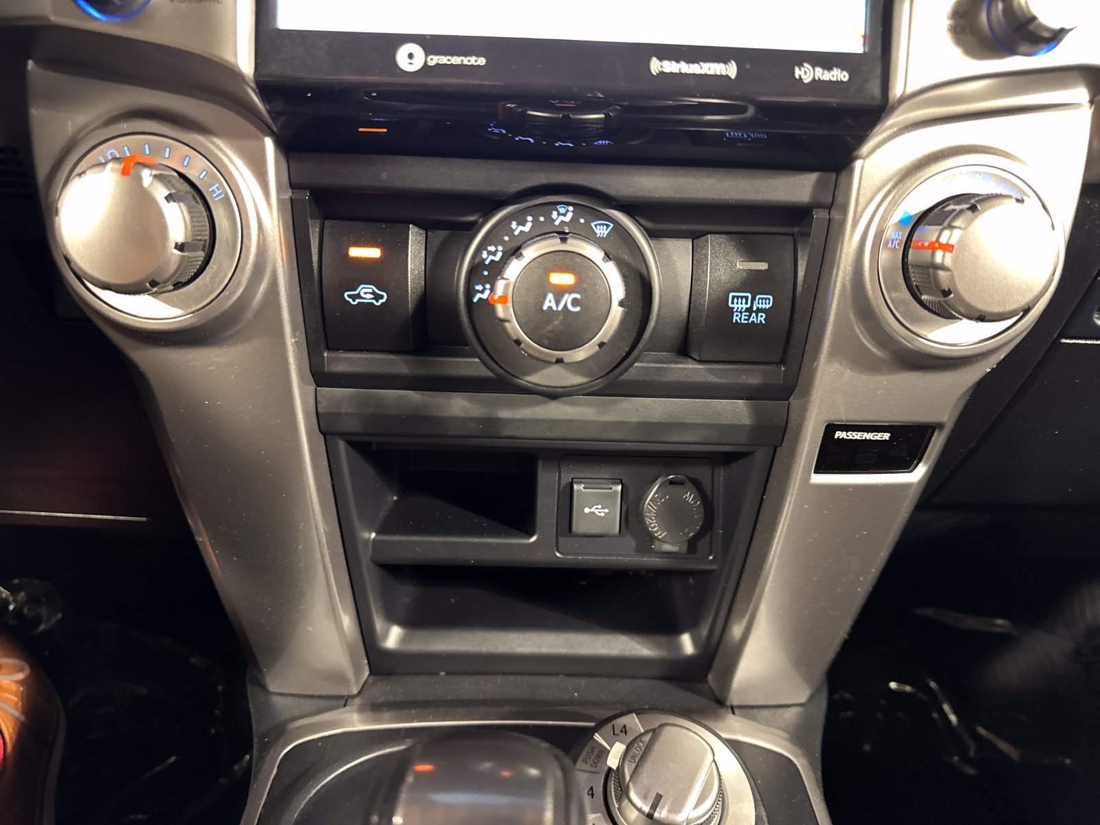Used 2021 Toyota 4Runner SR5 Premium w/ Moonroof Package AWD/4WD image 18