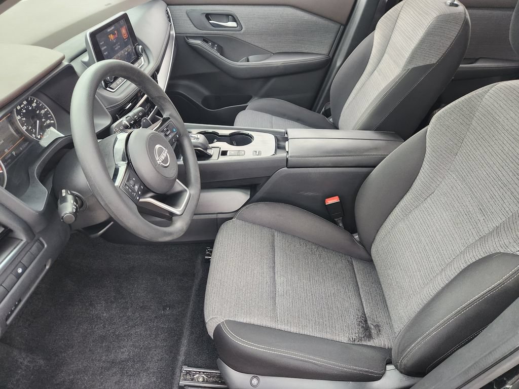 Used 2022 Nissan Rogue SV FWD image 9