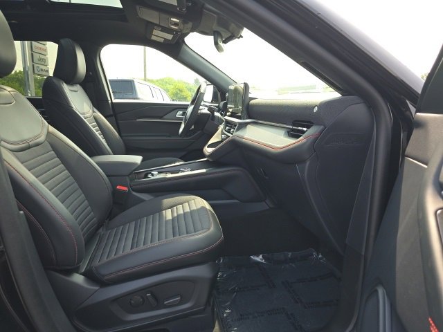 New 2025 Ford Explorer ST-Line w/ Premium Package image 31