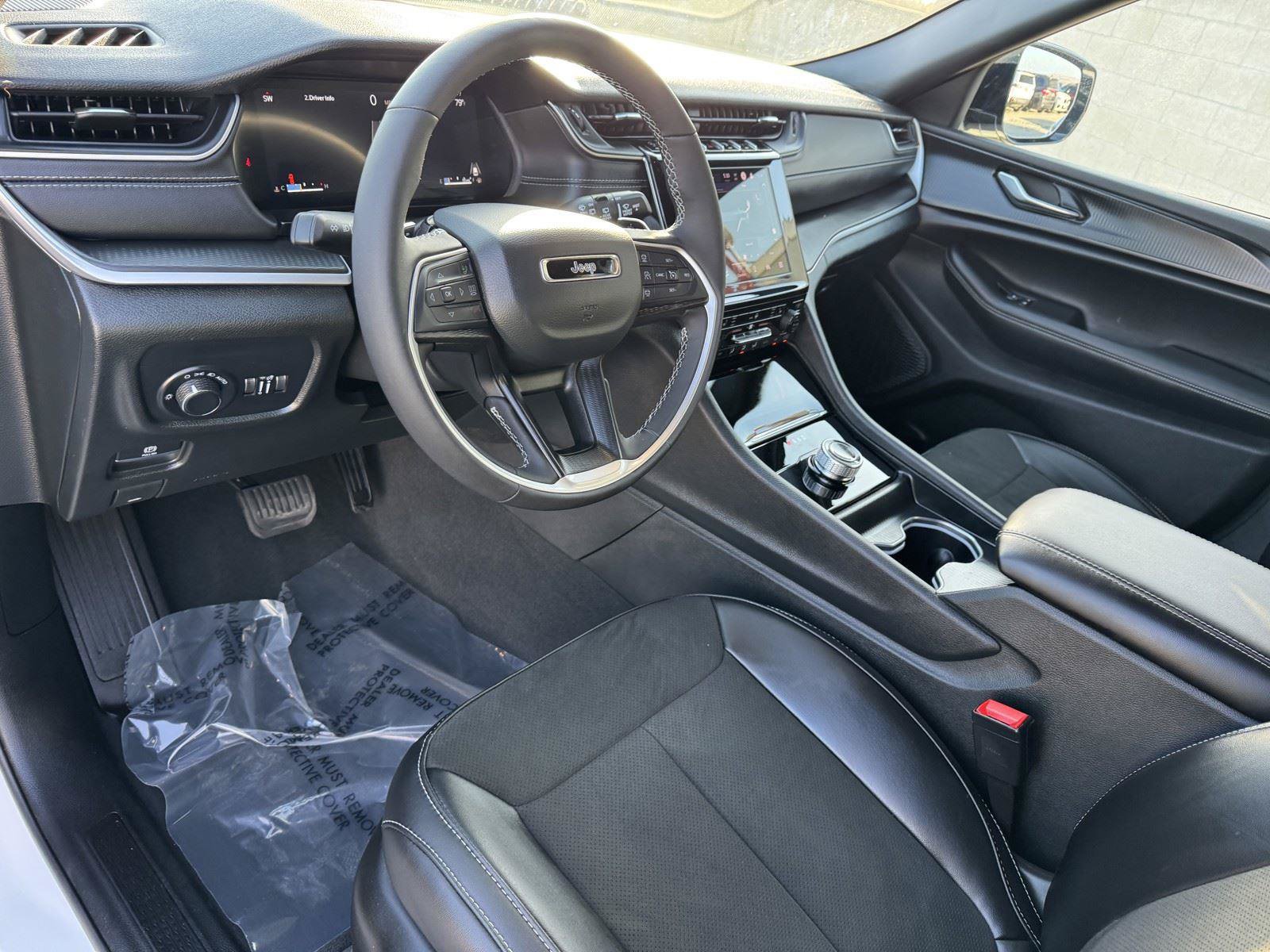 Certified 2025 Jeep Grand Cherokee L Altitude RWD image 19