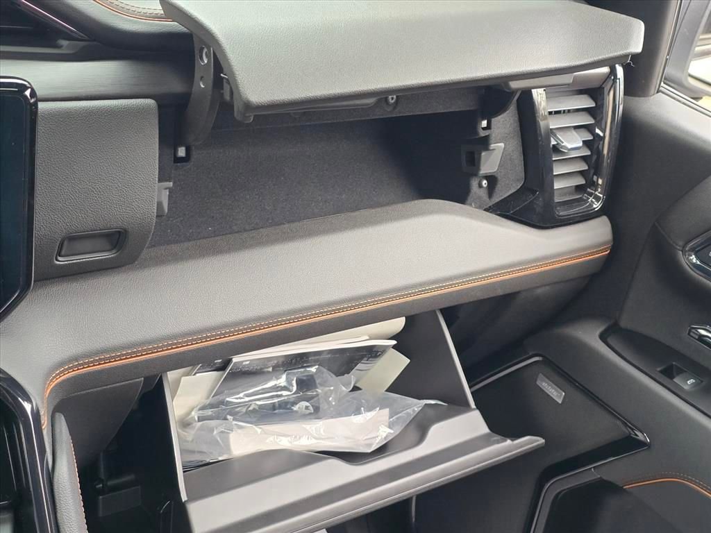 Certified 2022 GMC Sierra 1500 AT4 w/ AT4 Premium Package image 24