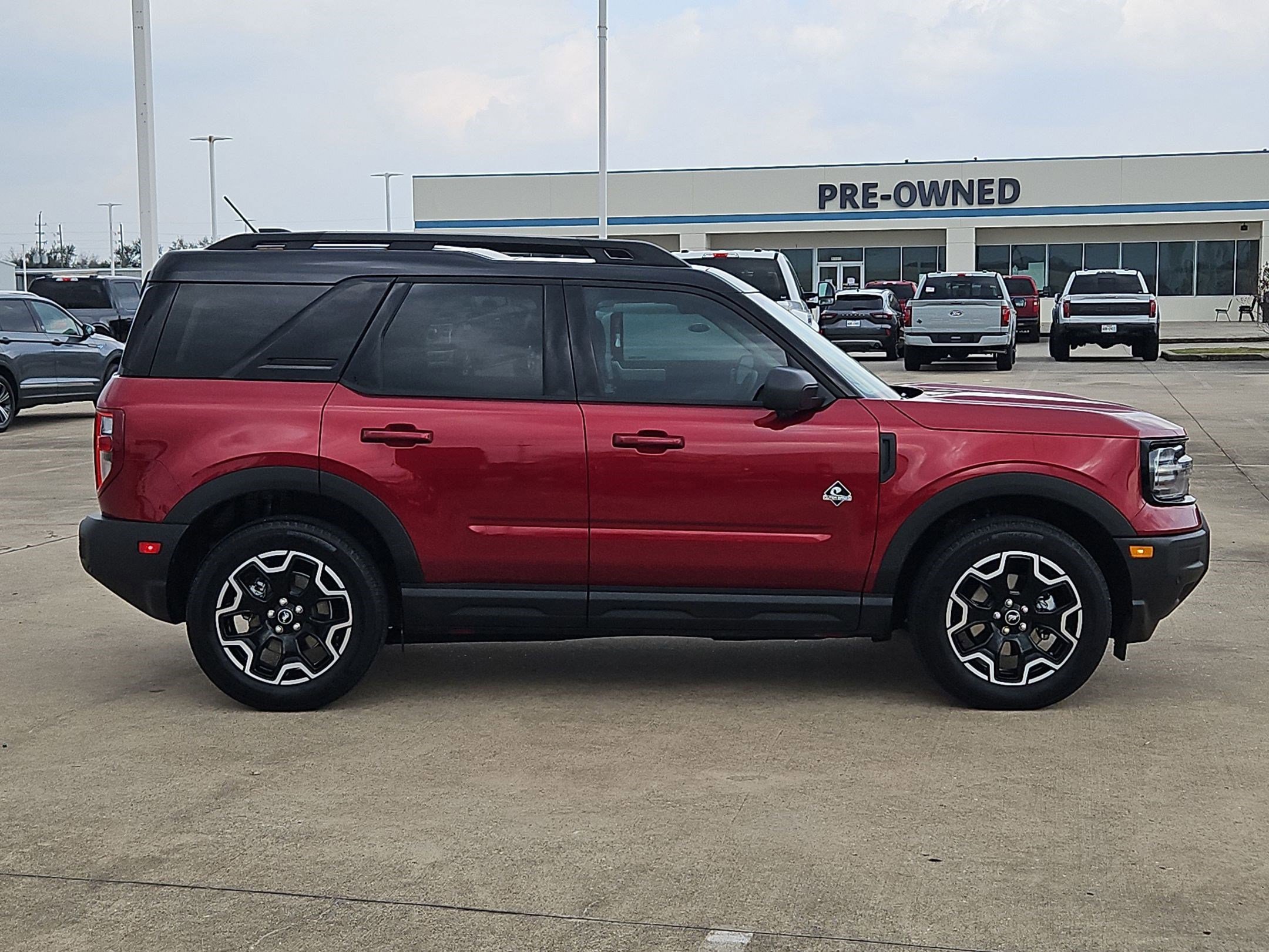 Used 2025 Ford Bronco Sport Outer Banks w/ Outer Banks Tech Package+ image 2