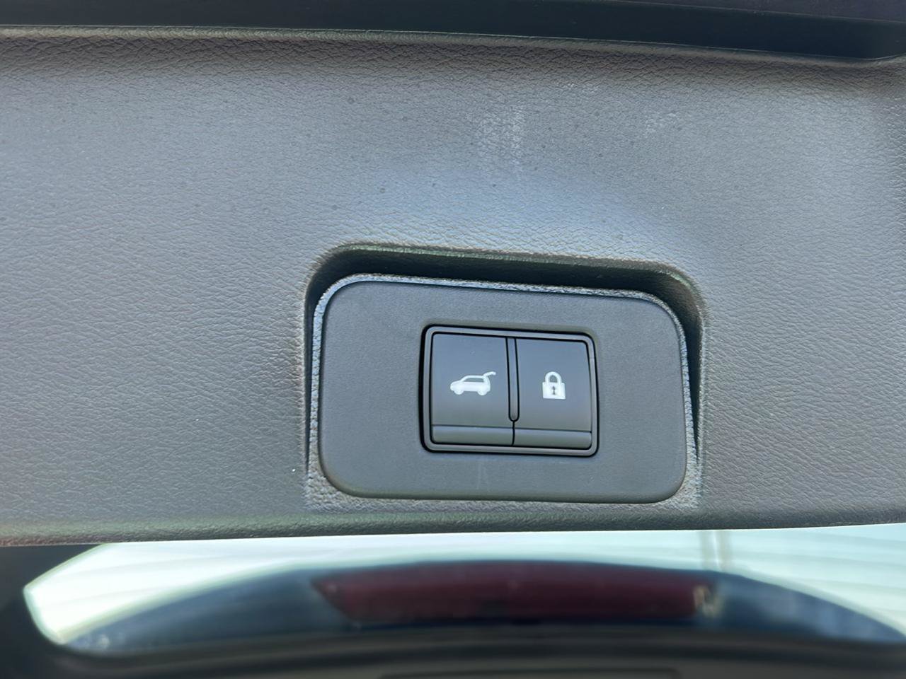 Used 2023 Nissan Rogue SV w/ SV Premium B Package FWD image 12