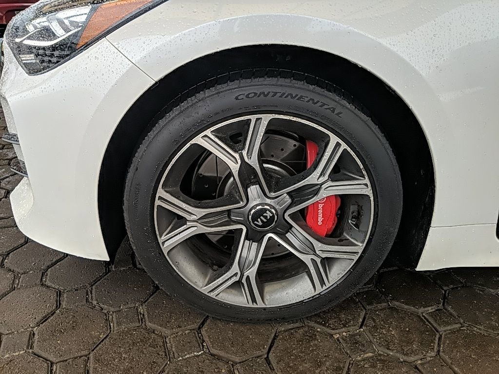 Used 2018 Kia Stinger GT2 image 11