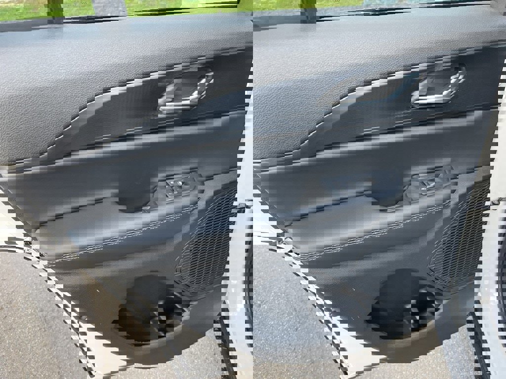 New 2025 Jeep Grand Cherokee Laredo X image 15