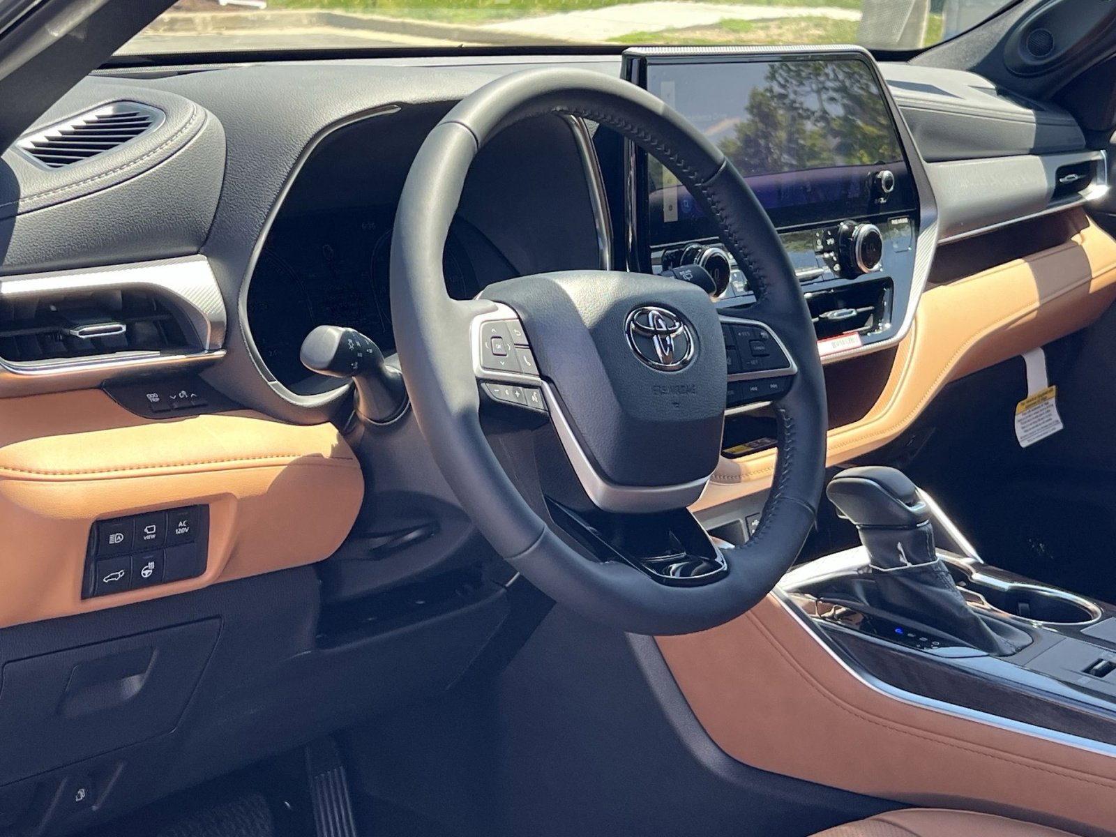 New 2026 Toyota Highlander Platinum AWD/4WD image 11