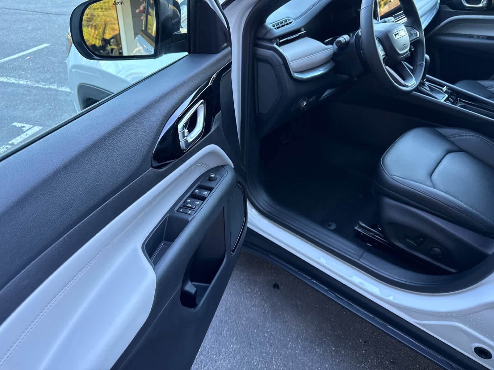 New 2026 Jeep Compass Limited AWD/4WD image 14