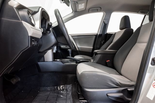 Used 2015 Toyota RAV4 LE w/ Four Season Floor Mat Package image 11