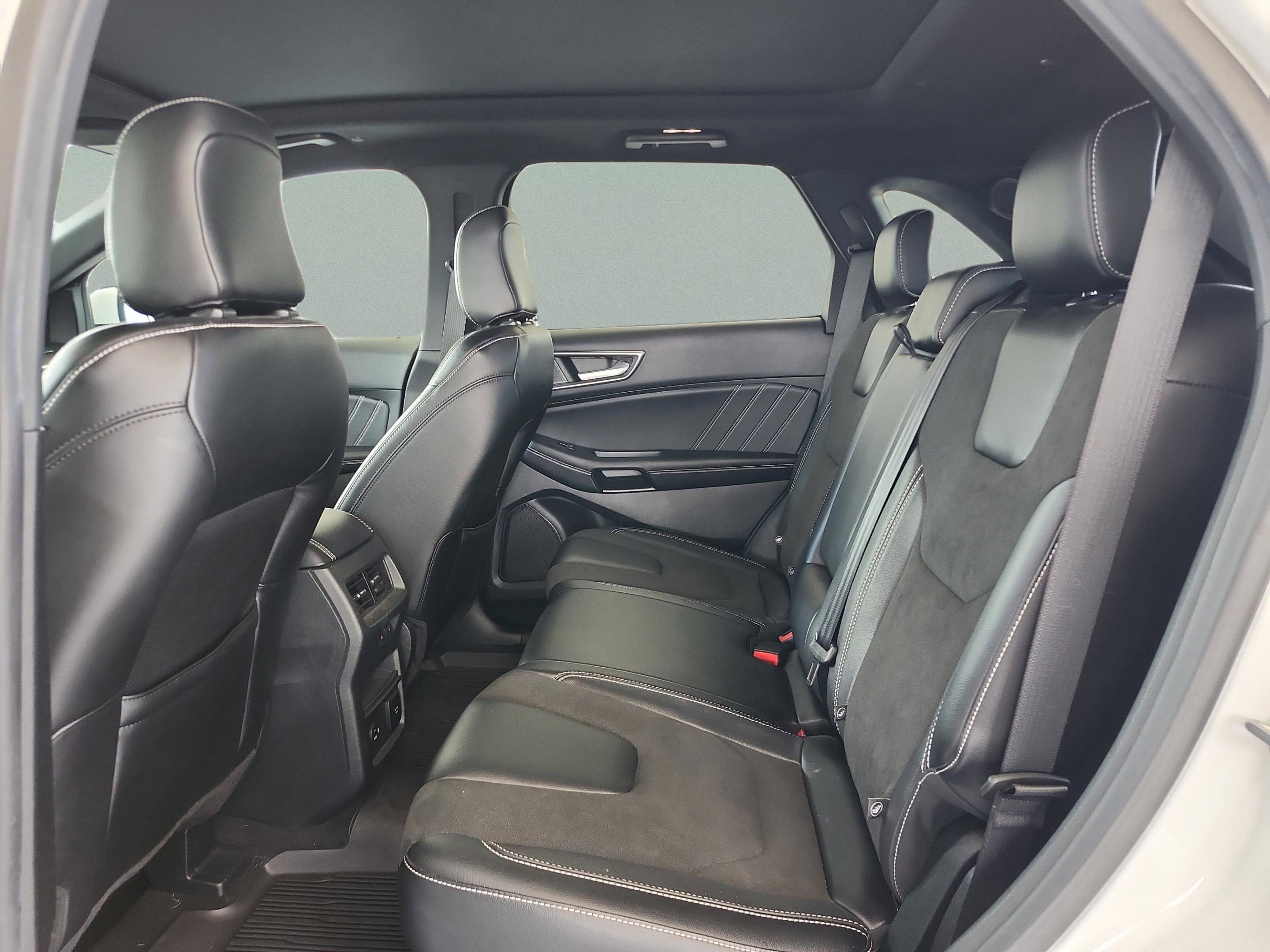 Used 2022 Ford Edge ST w/ Equipment Group 401A AWD/4WD image 17