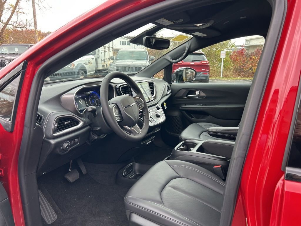 New 2026 Chrysler Pacifica Select image 42