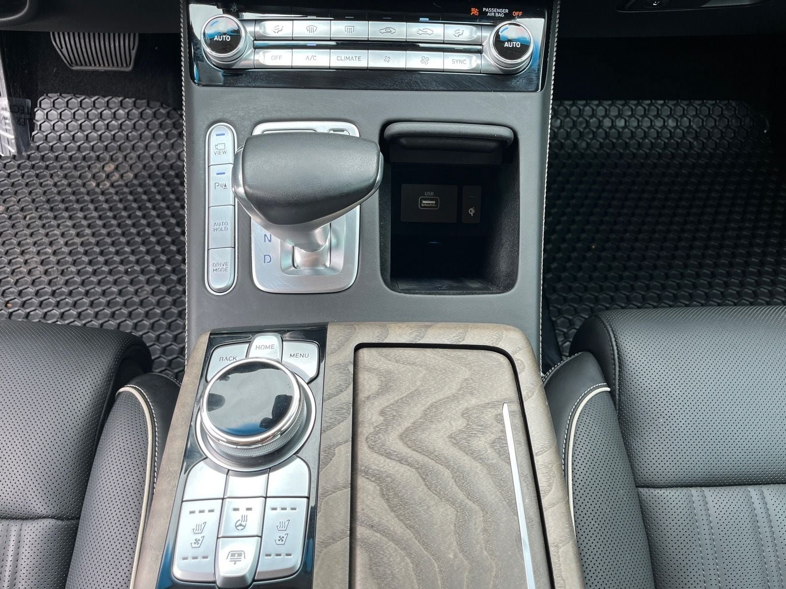 Used 2022 Genesis G90 5.0 Ultimate RWD image 27