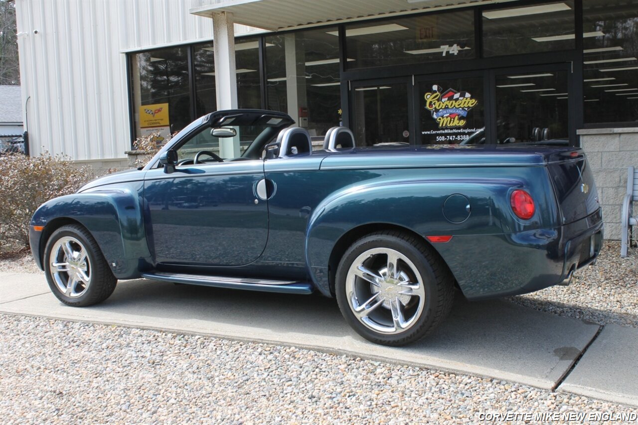 Used 2006 Chevrolet SSR w/ Preferred Equipment Group RWD image 6