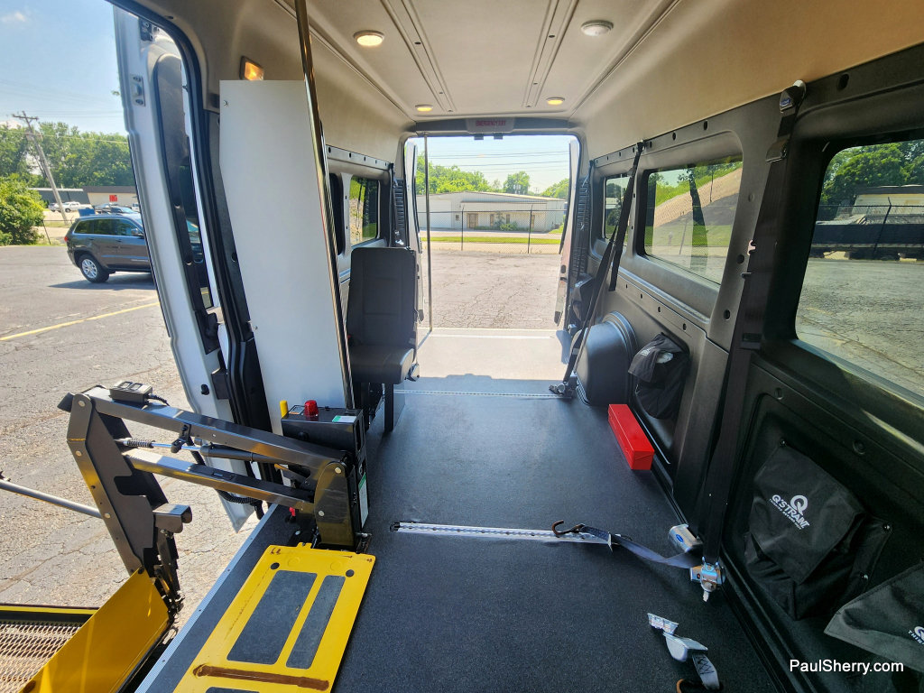 Used 2021 RAM ProMaster 3500 w/ Premium Appearance Group FWD image 18