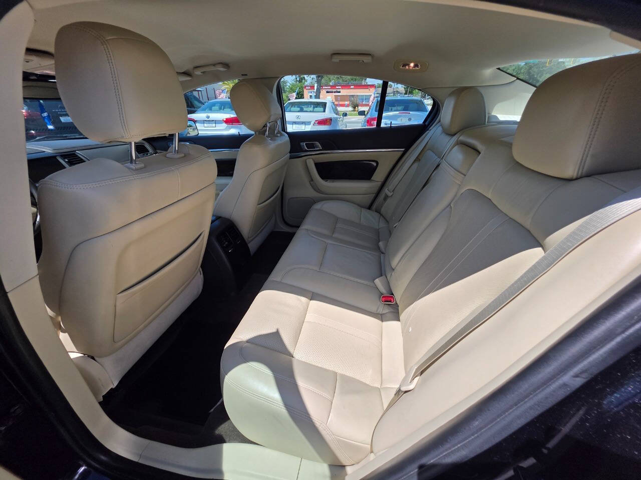 Used 2014 Lincoln MKS w/ Equipment Group 101A FWD image 11