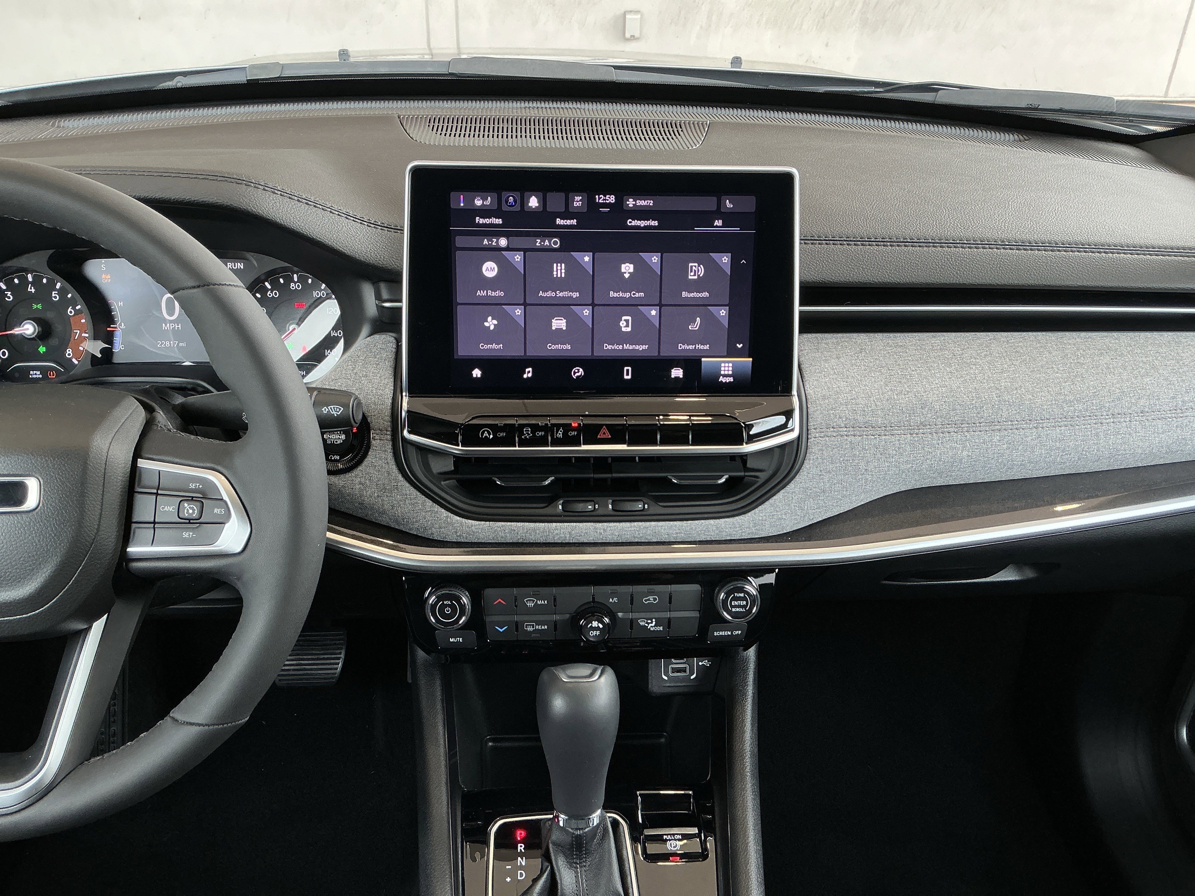 Used 2023 Jeep Compass Latitude image 9