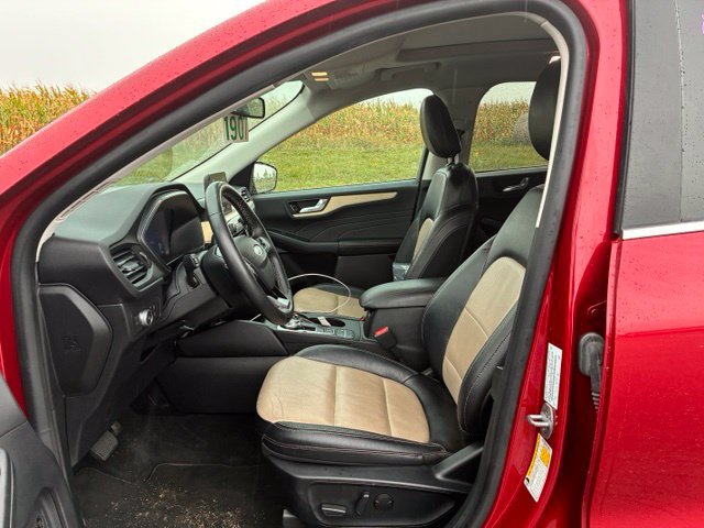 Used 2021 Ford Escape Titanium w/ Titanium Elite Package AWD/4WD image 9