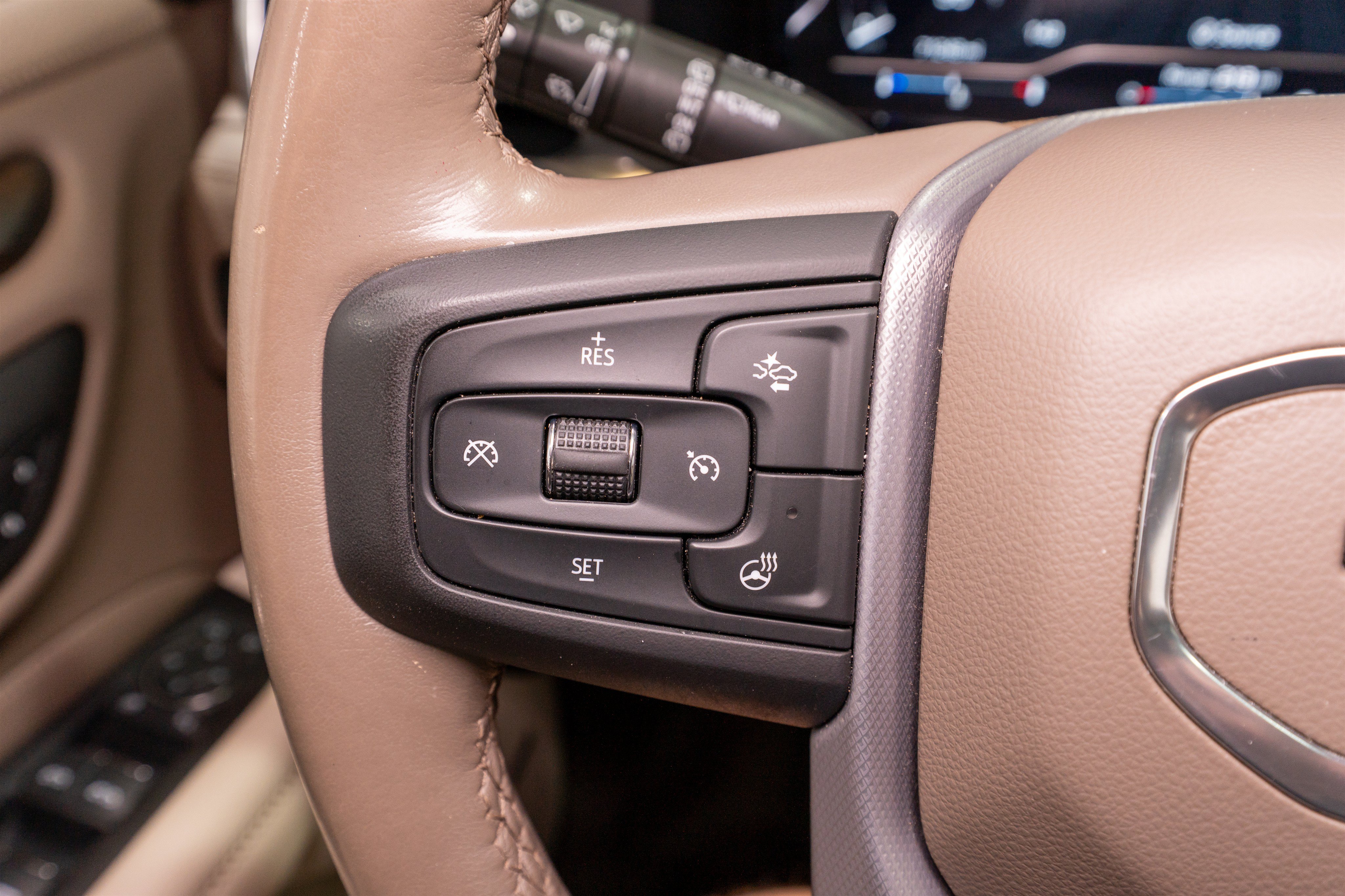 Used 2023 GMC Yukon Denali AWD/4WD image 30