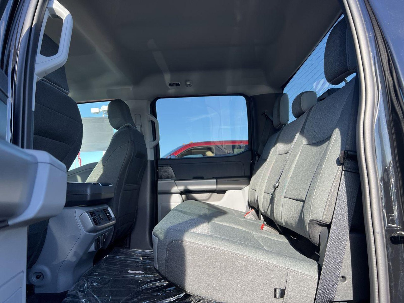 New 2024 Ford F150 Lightning XLT w/ Max Trailer Tow Package image 24