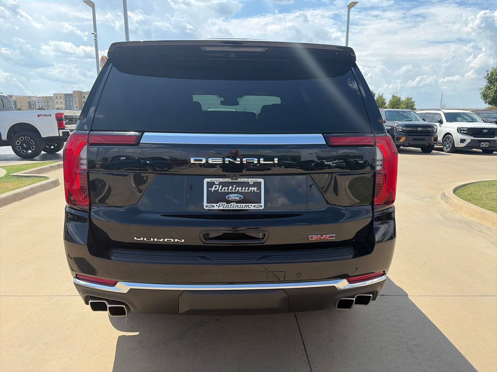 Used 2025 GMC Yukon Denali AWD/4WD image 6