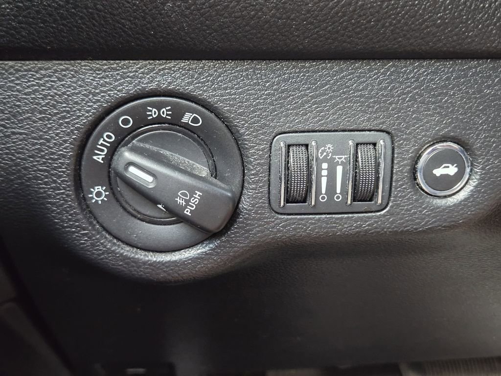 Used 2019 Dodge Challenger GT image 29