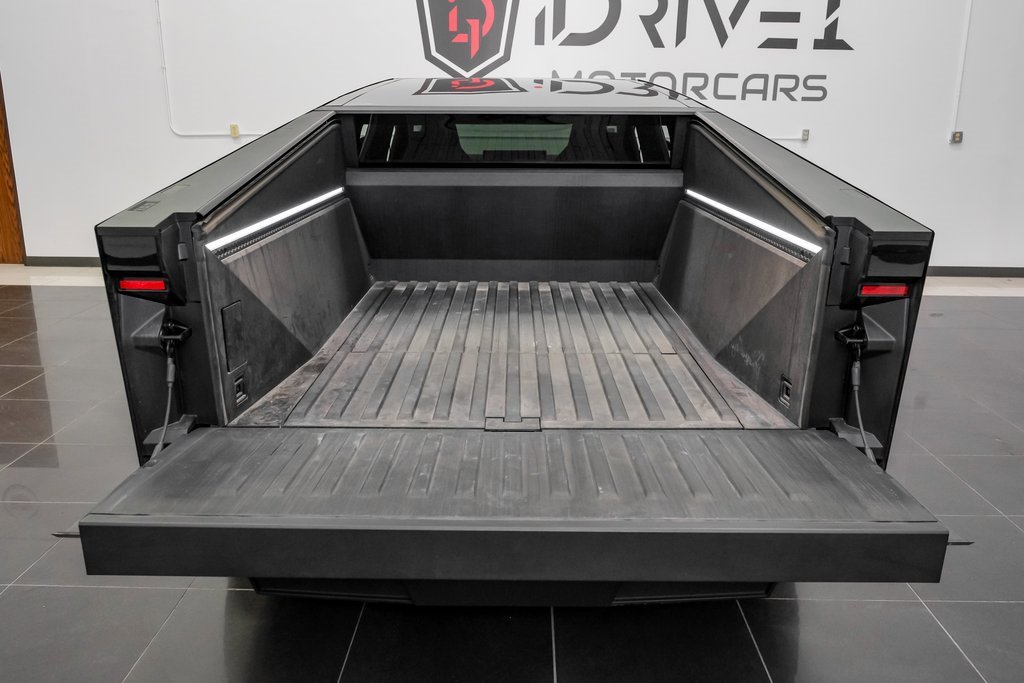 Used 2025 Tesla Cybertruck AWD Crew Cab image 52