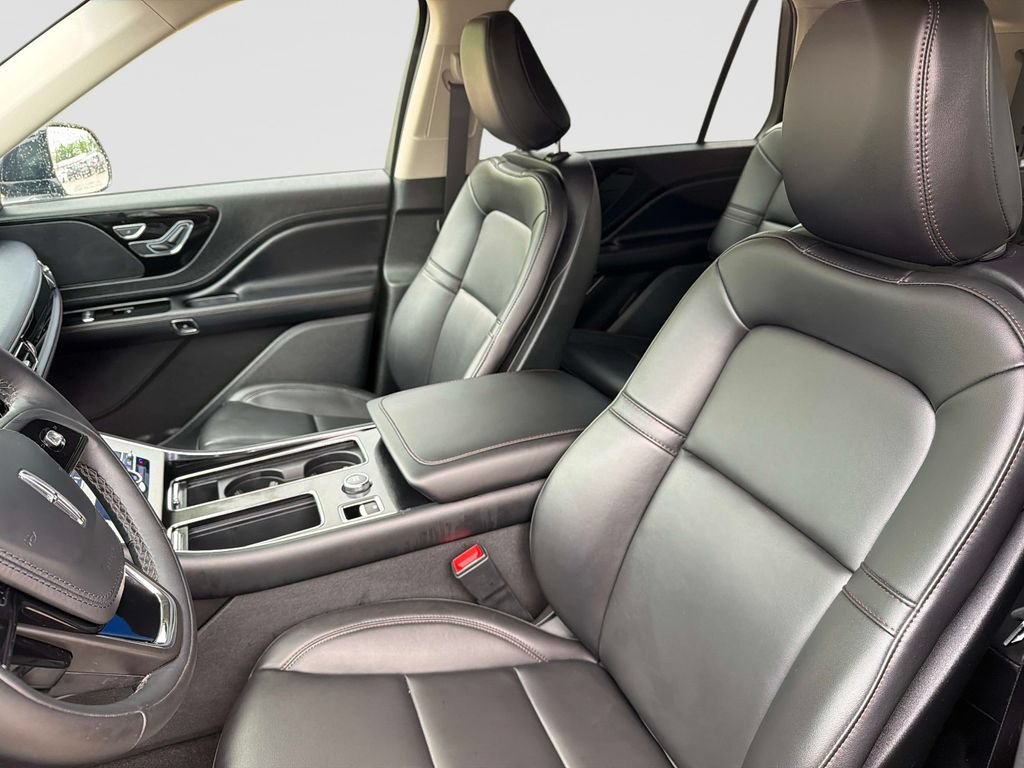 Used 2023 Lincoln Aviator AWD w/ Premium Package image 22