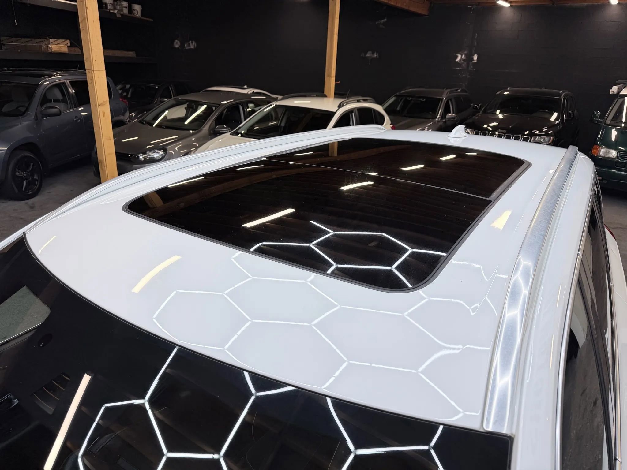 Used 2019 Volvo XC90 T5 R-Design w/ Advanced Package image 5