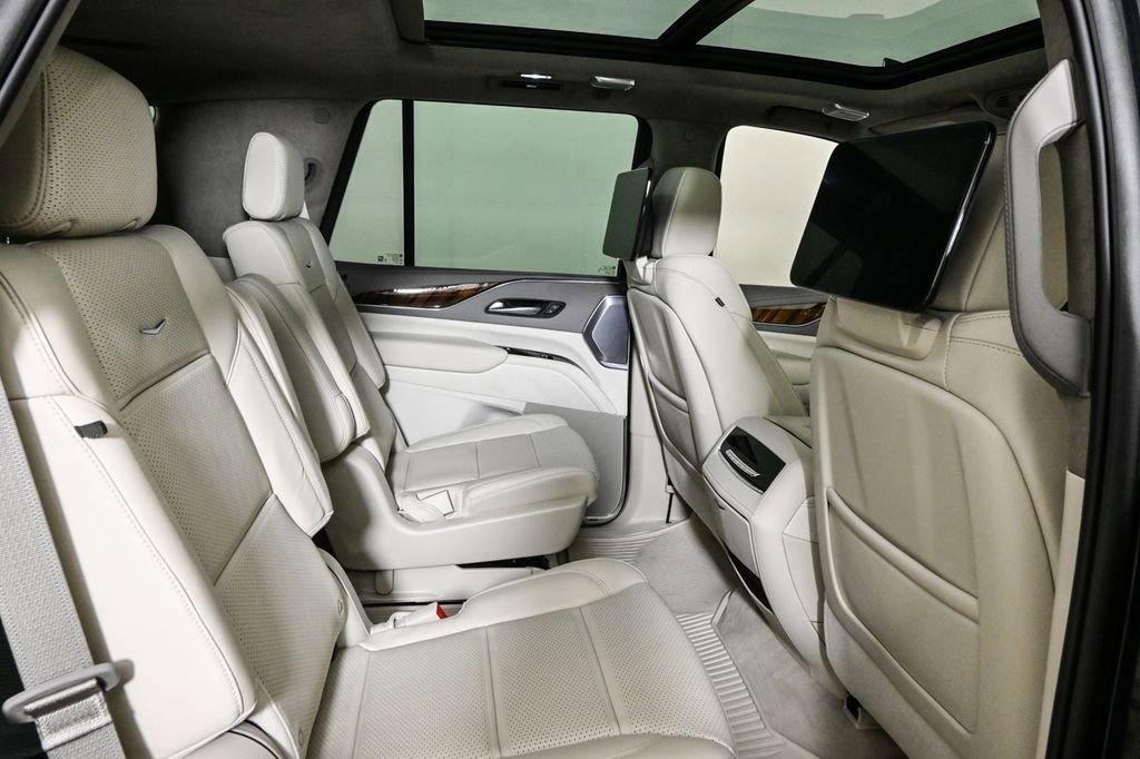 New 2024 Cadillac Escalade Sport Platinum w/ LPO, ONYX Package image 20