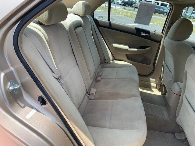 Used 2005 Honda Accord LX image 24